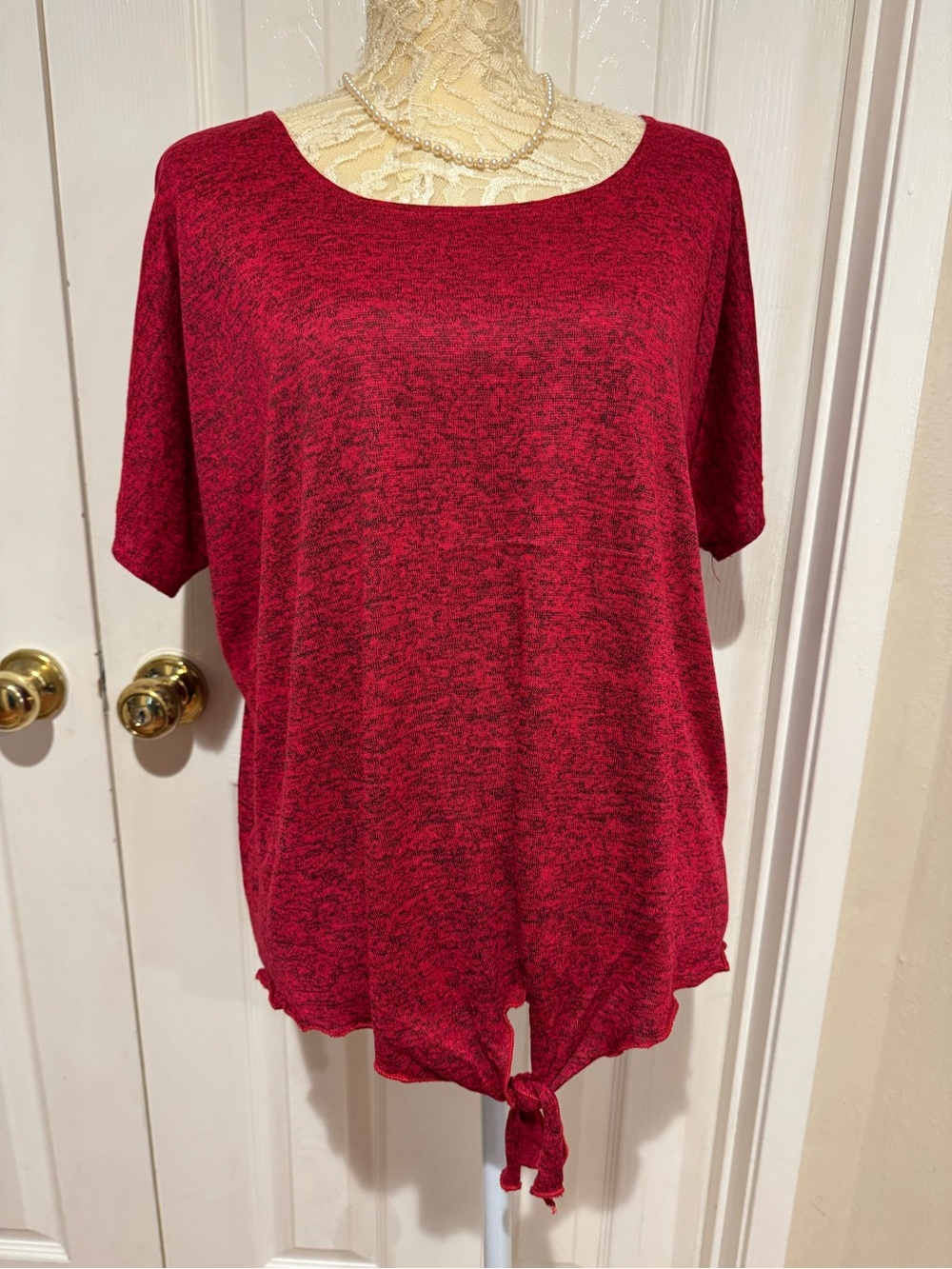 Star Vixen Red Tie-Hem Short Sleeve Top